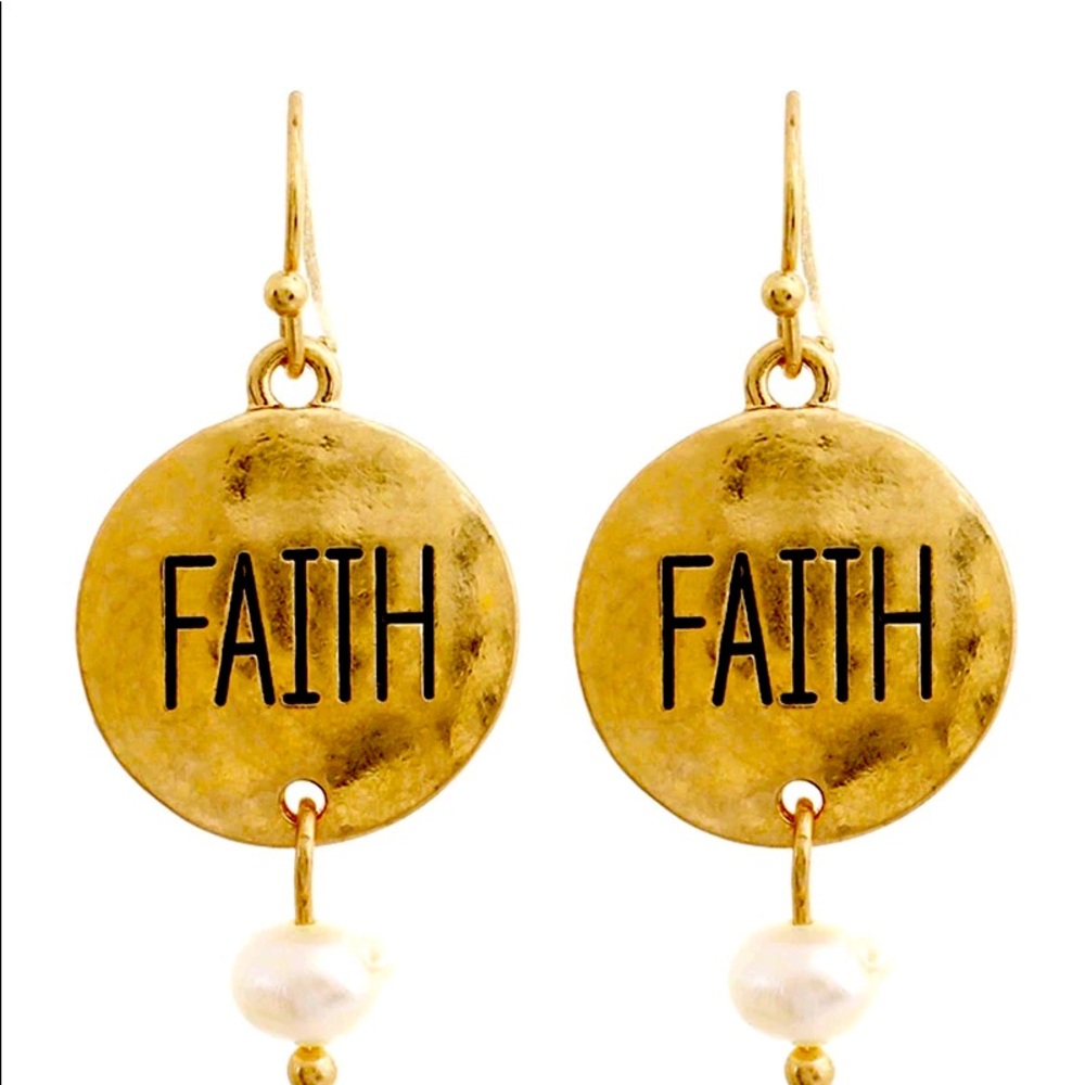 “FAITH” Gold disk & pearl earrings